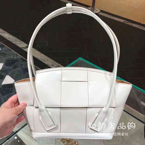 designer bags 2022 green cassette woven waist bag woven square tofu botegaass totes luxury chain vintage cassette pillow square dumpling kxj
designer bags 2022 green cassette woven waist bag woven square tofu botegaass totes luxury chain vintage cassette pillow square dumpling kxj