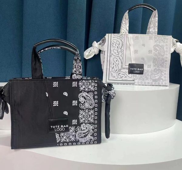 2022 fashion mini handbag children shoulder bag girls totes small crossbody bags factory supply, Black
2022 fashion mini handbag children shoulder bag girls totes small crossbody bags factory supply, Black