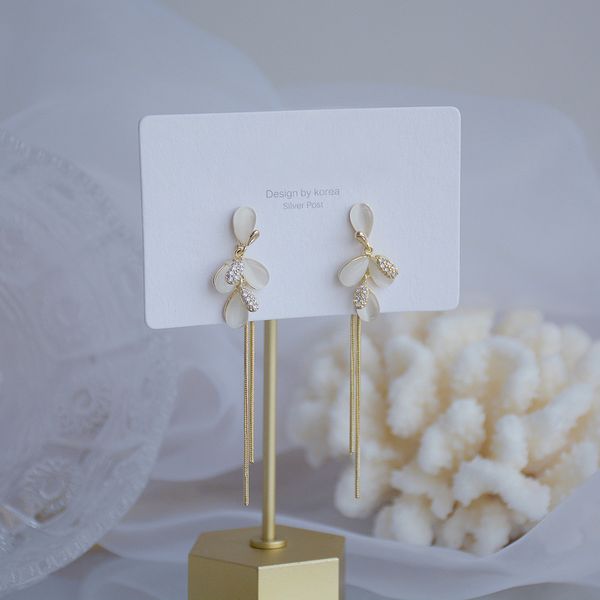 charm 14k real gold plated fashion jewelry crystal opal leaves exquisite long tassel earrings for woman holiday party elegant earring 220920, Golden
charm 14k real gold plated fashion jewelry crystal opal leaves exquisite long tassel earrings for woman holiday party elegant earring 220920, Golden