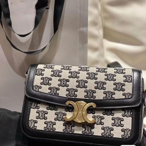 2022 lisa one-shoulder messenger bag new light luxury high-end embroidered tofu bag retro trendy small square bag
2022 lisa one-shoulder messenger bag new light luxury high-end embroidered tofu bag retro trendy small square bag