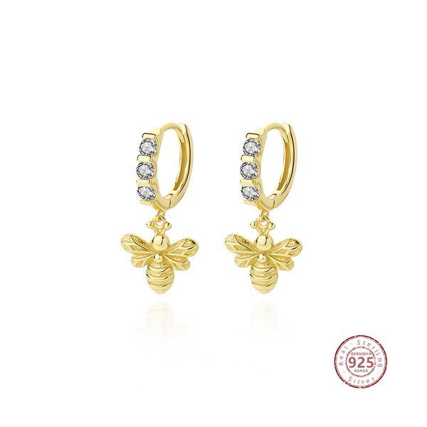 charm 925 sterling silver delicate cubic zirconia hoop ear buckle fashion luxury bee dangle drop earrings for women statement jewelry 220920, Golden
charm 925 sterling silver delicate cubic zirconia hoop ear buckle fashion luxury bee dangle drop earrings for women statement jewelry 220920, Golden