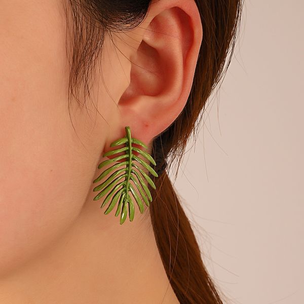 s3214 fashion jewelry hollowed out leaves stud earrings for women leaf earrings, Golden;silver
s3214 fashion jewelry hollowed out leaves stud earrings for women leaf earrings, Golden;silver