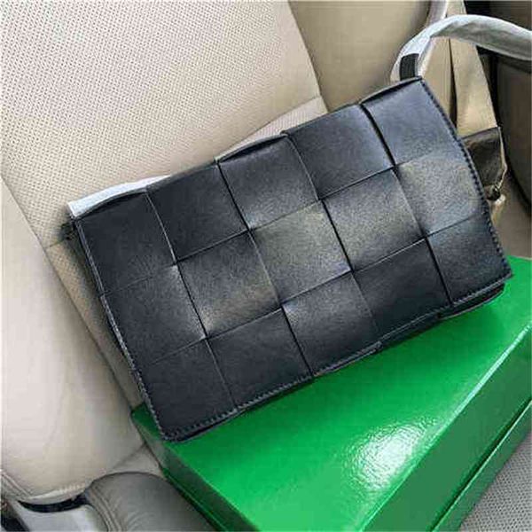 luxury women bottegass handbags venetas new woven hand pillow messenger women's leisure headcoat cow leather single shoulder 464p
luxury women bottegass handbags venetas new woven hand pillow messenger women's leisure headcoat cow leather single shoulder 464p