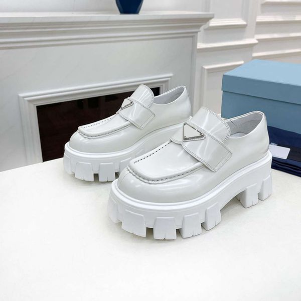 dress shoes designer womens white black luxurious triangle loafers patent leather platform shoes woman casual thick bottom shoe anti-slip
dress shoes designer womens white black luxurious triangle loafers patent leather platform shoes woman casual thick bottom shoe anti-slip