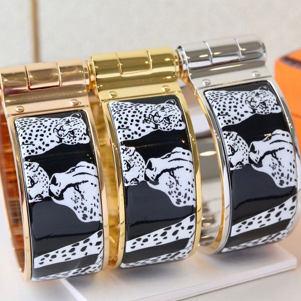 enamel clic bangle for women charm bracelets 20mm middle size snap-fastener leopard, Golden;silver
enamel clic bangle for women charm bracelets 20mm middle size snap-fastener leopard, Golden;silver