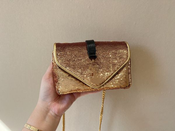 2022 new shoulder bag designer designed women's gold sequins dinner bag size 17cm delivery box
2022 new shoulder bag designer designed women's gold sequins dinner bag size 17cm delivery box