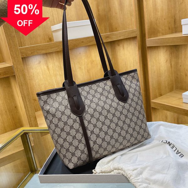 designer evening bag new shoulder mini hand 2022 fashion women's printed hand armpit tote bag
designer evening bag new shoulder mini hand 2022 fashion women's printed hand armpit tote bag