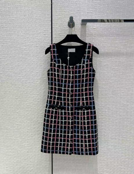 milan runway dresses 2022 new autumn winter o neck sleeveless panelled women's designer dress brand same style dress 0920-3, Black
milan runway dresses 2022 new autumn winter o neck sleeveless panelled women's designer dress brand same style dress 0920-3, Black