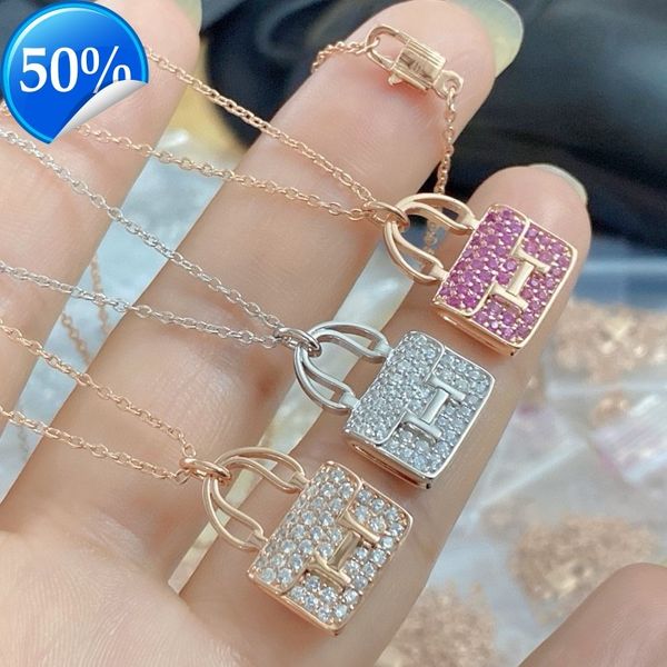designer women's fashion necklaces high edition new h kangkang bag necklace s925 silver plated gold brand inlaid geometric collar chain
designer women's fashion necklaces high edition new h kangkang bag necklace s925 silver plated gold brand inlaid geometric collar chain
