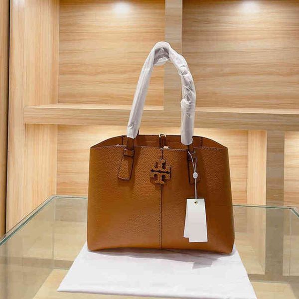 handbag torysburchs crossbody bags women's bag 2022 shoulder portable commuter shopping litchi grain leather blake splicing tote
handbag torysburchs crossbody bags women's bag 2022 shoulder portable commuter shopping litchi grain leather blake splicing tote