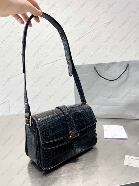 woman shoulder bags crocodile cross body chain bag imported cowhide fashion clamshell metal logo designer
woman shoulder bags crocodile cross body chain bag imported cowhide fashion clamshell metal logo designer