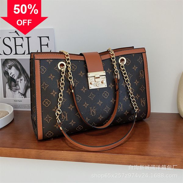 designer evening bag new shoulder mini hand discount live broadcast recommendation autumn and winter trend old flower women's tote armp
designer evening bag new shoulder mini hand discount live broadcast recommendation autumn and winter trend old flower women's tote armp