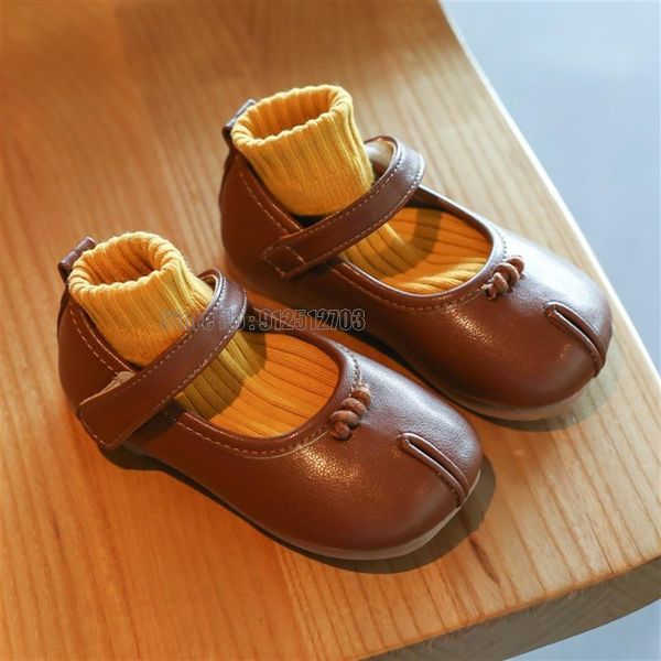 sneakers early autumn fashion girls kids leather flats children solid color wide toes comfort shoes 220920, Black;red
sneakers early autumn fashion girls kids leather flats children solid color wide toes comfort shoes 220920, Black;red