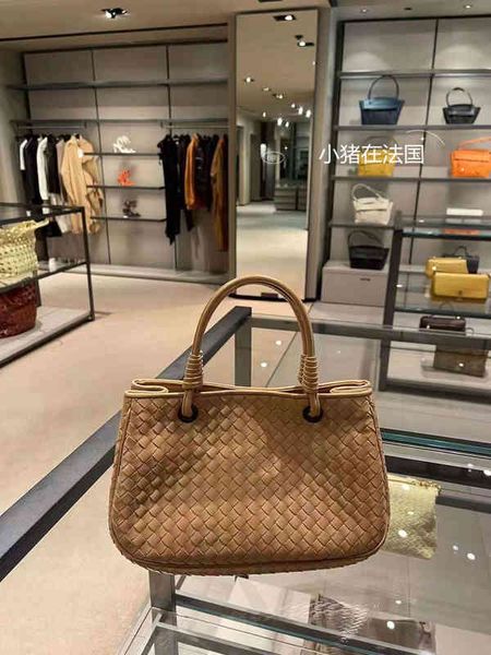 designer bags 2022 green cassette woven waist bag woven square tofu botegaass totes luxury chain vintage cassette pillow square dumpling emp
designer bags 2022 green cassette woven waist bag woven square tofu botegaass totes luxury chain vintage cassette pillow square dumpling emp