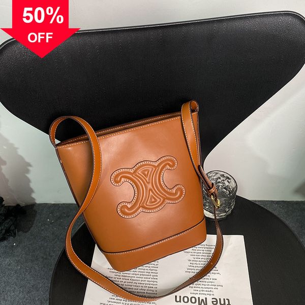 designer evening bag new shoulder mini hand year's popular fashion simple texture msenger bag new large capacity msenger bucket and sum
designer evening bag new shoulder mini hand year's popular fashion simple texture msenger bag new large capacity msenger bucket and sum
