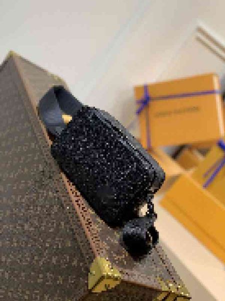 waist bags alpha wearable crossbody bag m59161 luxury brand designer men shoulder bag real leather belt long wallet chain wallets purse clut, Black;white
waist bags alpha wearable crossbody bag m59161 luxury brand designer men shoulder bag real leather belt long wallet chain wallets purse clut, Black;white