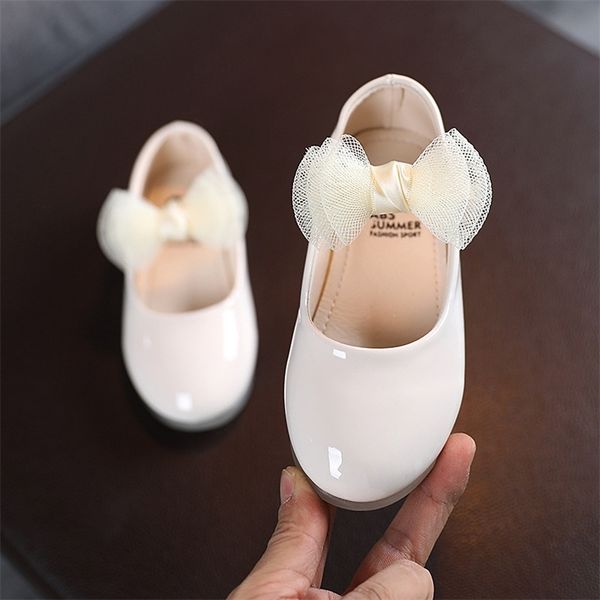 sneakers kids leather girls shoes shining shell princess for wedding children lace bow spring summer dress f03111 220920, Black;red
sneakers kids leather girls shoes shining shell princess for wedding children lace bow spring summer dress f03111 220920, Black;red