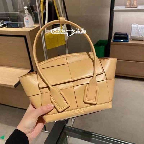 designer bags 2022 green cassette woven waist bag woven square tofu botegaass totes luxury chain vintage cassette pillow square dumpling hoo
designer bags 2022 green cassette woven waist bag woven square tofu botegaass totes luxury chain vintage cassette pillow square dumpling hoo