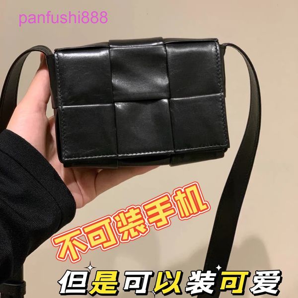 classic bottegas brick venetas cassette shoulder bag outlet new casette woven oil wax leather women's mini thr have zhouzhoubao123
classic bottegas brick venetas cassette shoulder bag outlet new casette woven oil wax leather women's mini thr have zhouzhoubao123