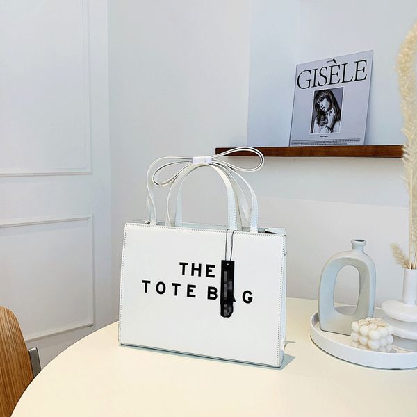 fashion simple design handbag women's bags solid color trend one shoulder messenger bags totes
fashion simple design handbag women's bags solid color trend one shoulder messenger bags totes