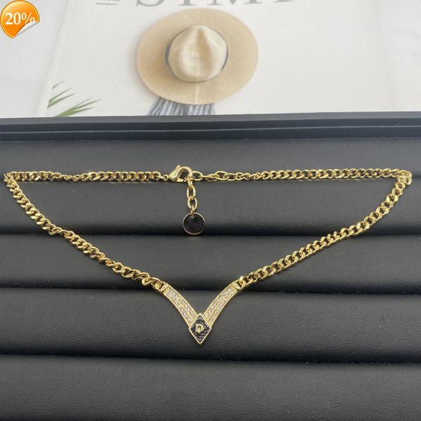 high-end fashion design women's necklace v-shaped letter light luxury small crowd new net red cd collar chain jewelry, Silver
high-end fashion design women's necklace v-shaped letter light luxury small crowd new net red cd collar chain jewelry, Silver