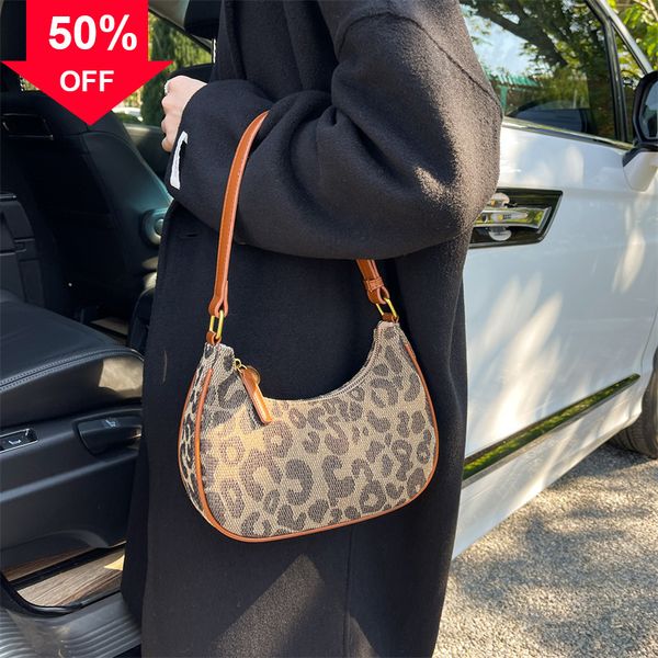 designer evening bag new shoulder mini hand small women autumn fashion bag msenger fashion armpit 's hand
designer evening bag new shoulder mini hand small women autumn fashion bag msenger fashion armpit 's hand