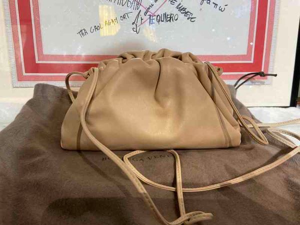 designer bags 2022 green cassette woven waist bag woven square tofu botegaass totes luxury chain vintage cassette pillow square dumpling pzt
designer bags 2022 green cassette woven waist bag woven square tofu botegaass totes luxury chain vintage cassette pillow square dumpling pzt