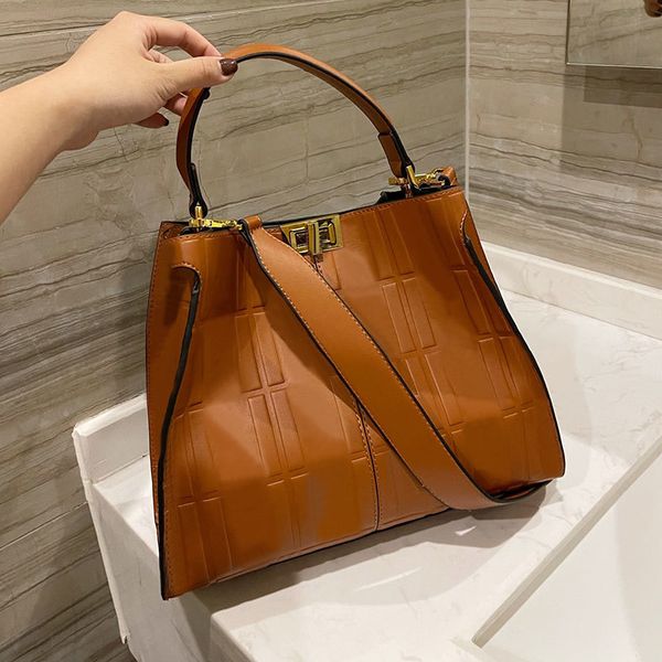 luxury saddle crossbody fends bags for womens multicolor handbag designer sling bag baguette tote shoulder purses woman 7a fashion wallet 6y
luxury saddle crossbody fends bags for womens multicolor handbag designer sling bag baguette tote shoulder purses woman 7a fashion wallet 6y