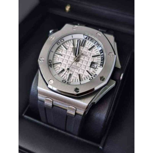 luxury watch for men mechanical watches good quality for man swiss brand sport wristatches, Slivery;brown
luxury watch for men mechanical watches good quality for man swiss brand sport wristatches, Slivery;brown