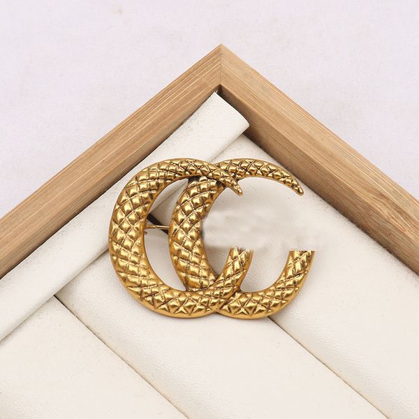 luxury women designer brand letter g brooches 18k gold plated inlay crystal rhinestone jewelry brooch double letters pearl pin marry wedding, Gray
luxury women designer brand letter g brooches 18k gold plated inlay crystal rhinestone jewelry brooch double letters pearl pin marry wedding, Gray