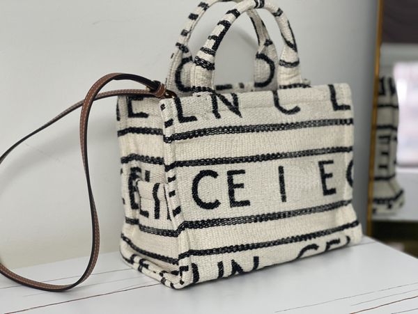mini 5a canvas totes bag patchwork shop handbag split crossbody bags genuine leather thread letter triomphe printing detachable belt strap f
mini 5a canvas totes bag patchwork shop handbag split crossbody bags genuine leather thread letter triomphe printing detachable belt strap f