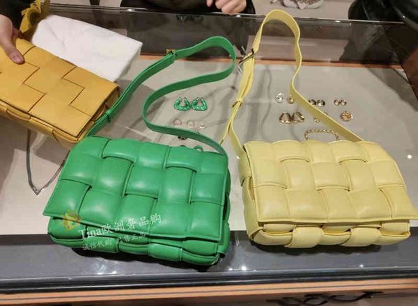 designer bags 2022 green cassette woven waist bag woven square tofu botegaass totes luxury chain vintage cassette pillow square dumpling kmj
designer bags 2022 green cassette woven waist bag woven square tofu botegaass totes luxury chain vintage cassette pillow square dumpling kmj