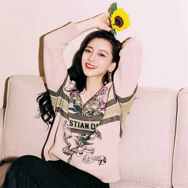 2023 new clothing winter high version and autumn bouquet jacquard pattern stripe letter loose pullover sweater women's sweater top, White;black
2023 new clothing winter high version and autumn bouquet jacquard pattern stripe letter loose pullover sweater women's sweater top, White;black