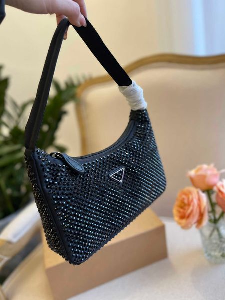 cosmetic bags cases diamond women shoulder bag new crystal handbags summer fashion underarm purses luxury totes bling nylon classic shiny ha
cosmetic bags cases diamond women shoulder bag new crystal handbags summer fashion underarm purses luxury totes bling nylon classic shiny ha