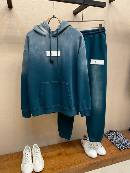 22fw autumn and winter mens beautiful tracksuits us size sweatsuit mens training jogging sweat track suits d0921., Gray
22fw autumn and winter mens beautiful tracksuits us size sweatsuit mens training jogging sweat track suits d0921., Gray