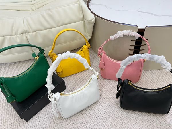 tz designer re-edition 2000 nylon hobo underarm bag women's mini solid color zipper closure shoulder bag luxury fashion handbag classic
tz designer re-edition 2000 nylon hobo underarm bag women's mini solid color zipper closure shoulder bag luxury fashion handbag classic