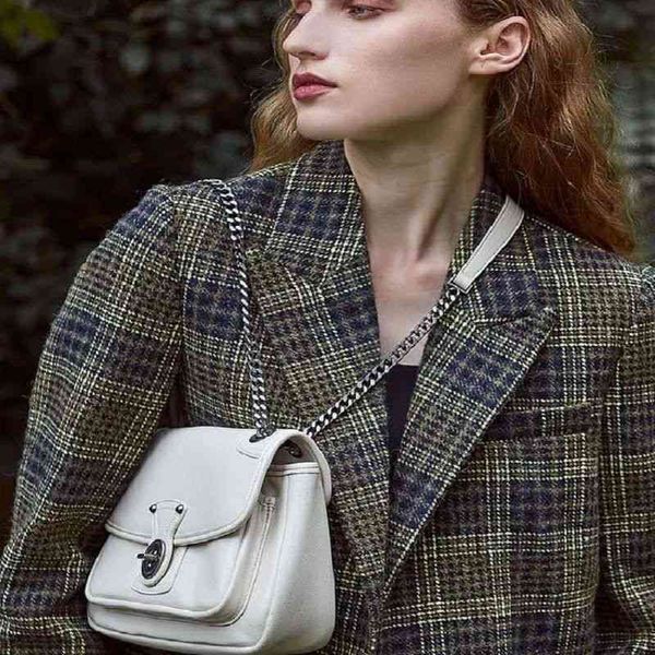 shoulder bag women crossbody bottage venates backpack purse handbags seam leather ladies metal chain classic woven messenger bag luxurys des
shoulder bag women crossbody bottage venates backpack purse handbags seam leather ladies metal chain classic woven messenger bag luxurys des