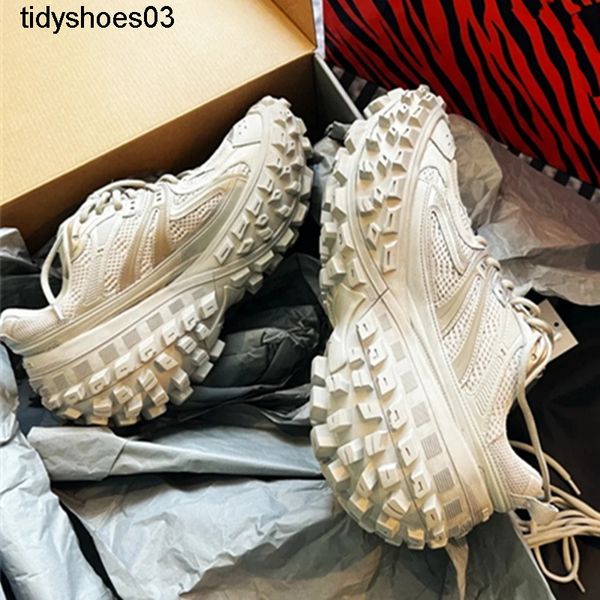 2022 balencaigass new style daddy shoes thick tire shoes casual tank tire soled men's and women's couple shoes
2022 balencaigass new style daddy shoes thick tire shoes casual tank tire soled men's and women's couple shoes