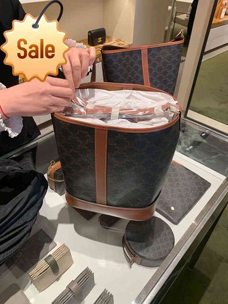 designer bags triumphal arch bag counter handheld bucket female retro old flower one shoulder crossbody commuter large capacity tote tote ba
designer bags triumphal arch bag counter handheld bucket female retro old flower one shoulder crossbody commuter large capacity tote tote ba