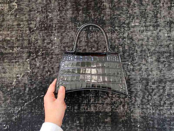 messenger balencaigabag hourglass handbags designer portable shoulder women's bag genuine leather
messenger balencaigabag hourglass handbags designer portable shoulder women's bag genuine leather