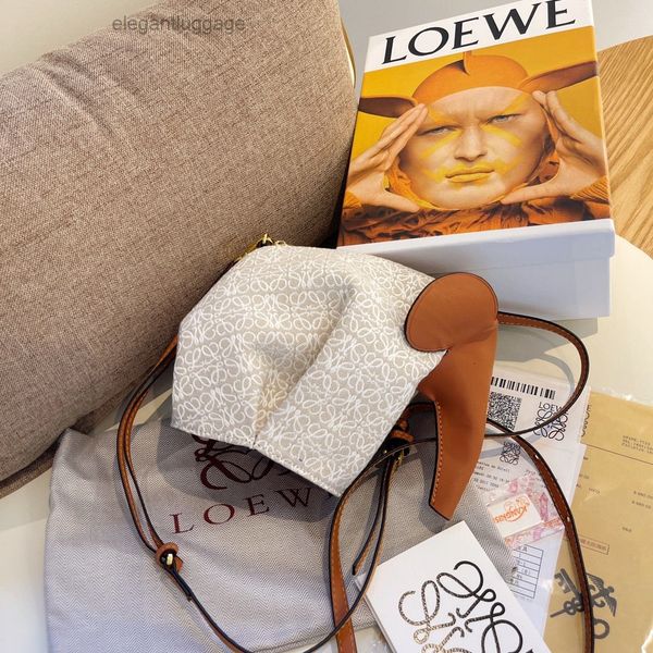 women designer bag handbags brand loews fashion 2022 satchel single hand shopping embroidery tote cowboy 1100
women designer bag handbags brand loews fashion 2022 satchel single hand shopping embroidery tote cowboy 1100