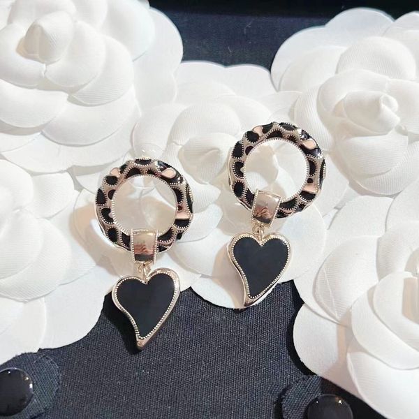 7a designer women's stud earrings charm luxury aaaaa highquality earrings for girls valentine's day love gift with box, Golden;silver
7a designer women's stud earrings charm luxury aaaaa highquality earrings for girls valentine's day love gift with box, Golden;silver