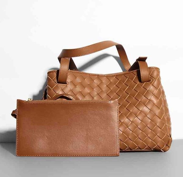 designer bags 2022 green cassette woven waist bag woven square tofu botegaass totes luxury chain vintage cassette pillow square dumpling 6ha
designer bags 2022 green cassette woven waist bag woven square tofu botegaass totes luxury chain vintage cassette pillow square dumpling 6ha