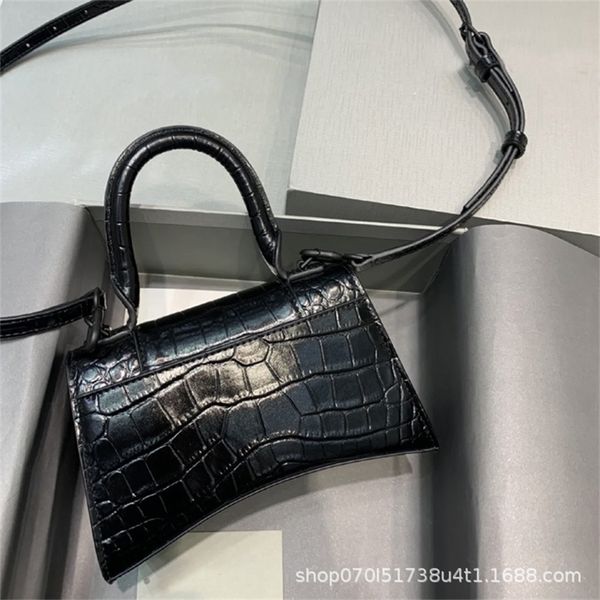 designer balencaigass handbags hourglas bag 2022 new fashion leather b home crocodile single shoulder diagonal cross hand net red womens
designer balencaigass handbags hourglas bag 2022 new fashion leather b home crocodile single shoulder diagonal cross hand net red womens
