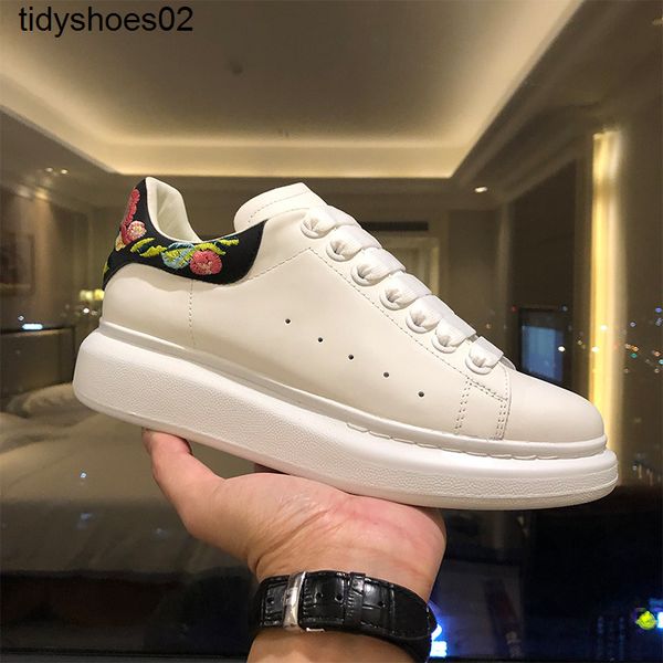 stars same embroidered white shoes for men and women leather muffin thick soled lovers' fashionable casual sports shoes, Black
stars same embroidered white shoes for men and women leather muffin thick soled lovers' fashionable casual sports shoes, Black