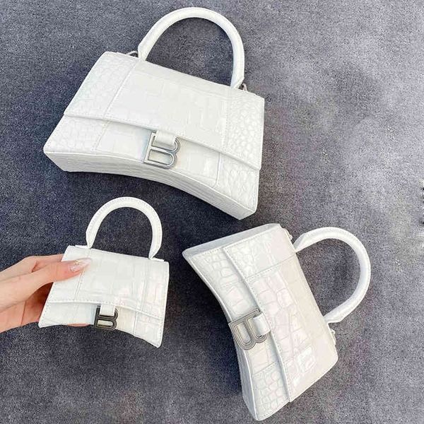 designer handbag balenciga bags correct women luxurys star's same b-button alligator leather one shoulder portable crossbar light luxur
designer handbag balenciga bags correct women luxurys star's same b-button alligator leather one shoulder portable crossbar light luxur