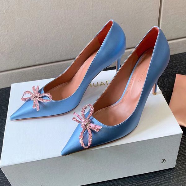 muaddi bowknot rhinestone amina high heel shoes luxury designer lacquer satin crystal decoration pointed dress10cm banquet dress shoes 5uf5, Black
muaddi bowknot rhinestone amina high heel shoes luxury designer lacquer satin crystal decoration pointed dress10cm banquet dress shoes 5uf5, Black