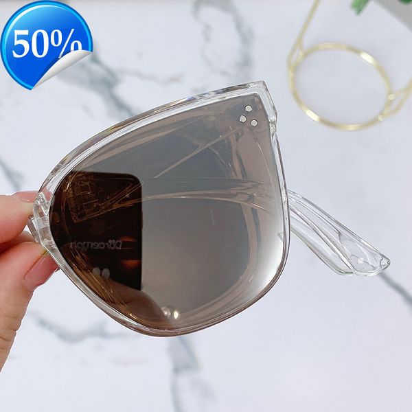 men's sunglasses designer women's new jiaoxia three generations of folding fashion personality street ssunscreen glass trendy gm d, White;black 
men's sunglasses designer women's new jiaoxia three generations of folding fashion personality street ssunscreen glass trendy gm d, White;black