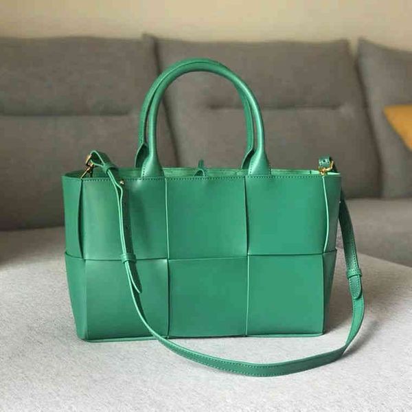 shoulder bag women crossbody bottage venates backpack purse handbags seam leather ladies metal chain classic woven messenger bag luxurys des
shoulder bag women crossbody bottage venates backpack purse handbags seam leather ladies metal chain classic woven messenger bag luxurys des