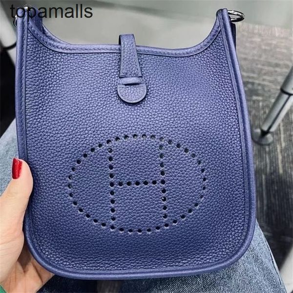 designer handbags herme evelyns bags soft leather bag female evelyn mobile phone fashionable simple soft shoulder messenger hand 
designer handbags herme evelyns bags soft leather bag female evelyn mobile phone fashionable simple soft shoulder messenger hand
